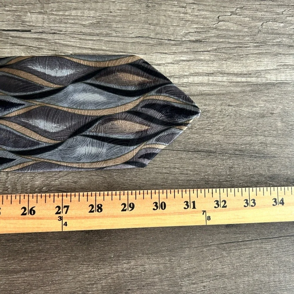 Tom James Men‎ Abstract Geometric Silk Necktie OS Grey Wavy Corporate Formal